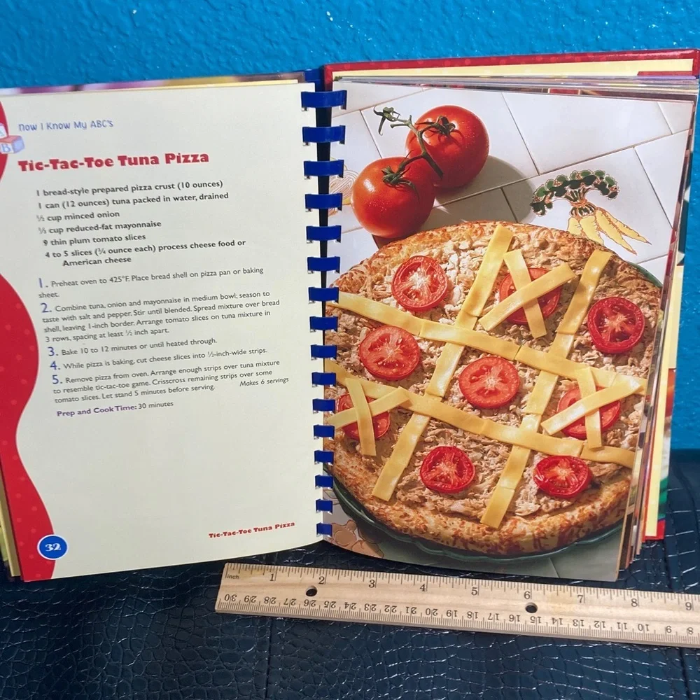 BOOK SPECIAL: Favorite Brand Name Silly Snacks Book (2004)